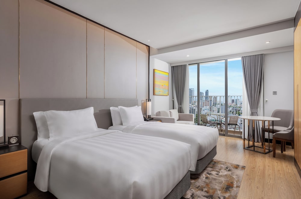 Deluxe Studio, 2 Twin Beds, Balcony, City View