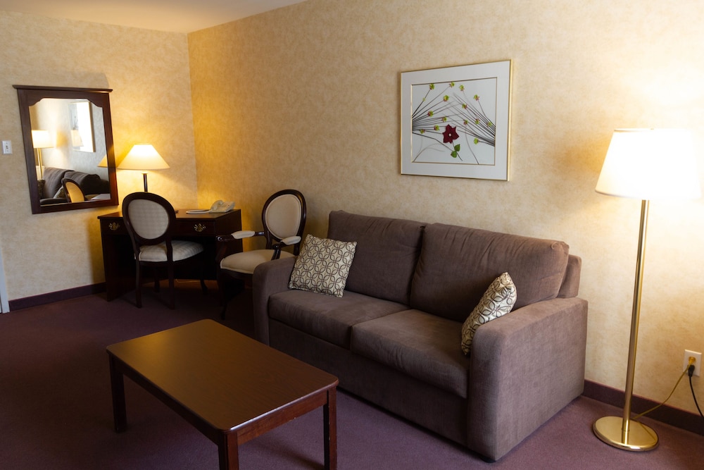 Standard Suite, 1 Queen Bed with Sofa bed photo 1