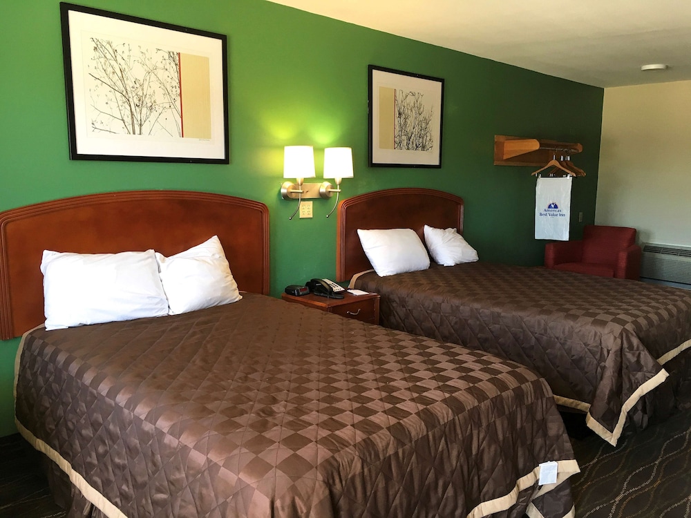 Room, 2 Double Beds, Non Smoking - Photo 4