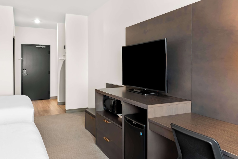 Standard Room, 2 Queen Beds, Refrigerator & Microwave - Photo 1