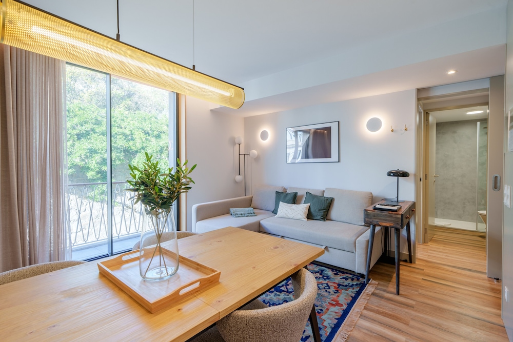 City Apartment - Photo 5