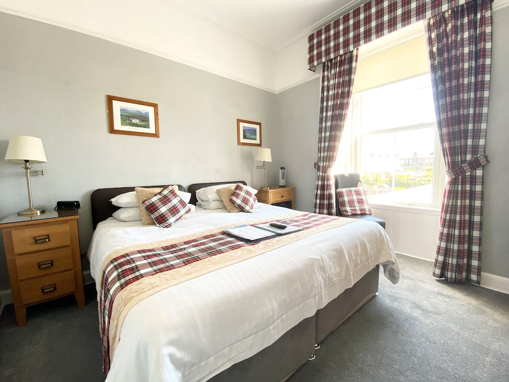 Double or Twin Room, Ensuite, Sea View photo 1