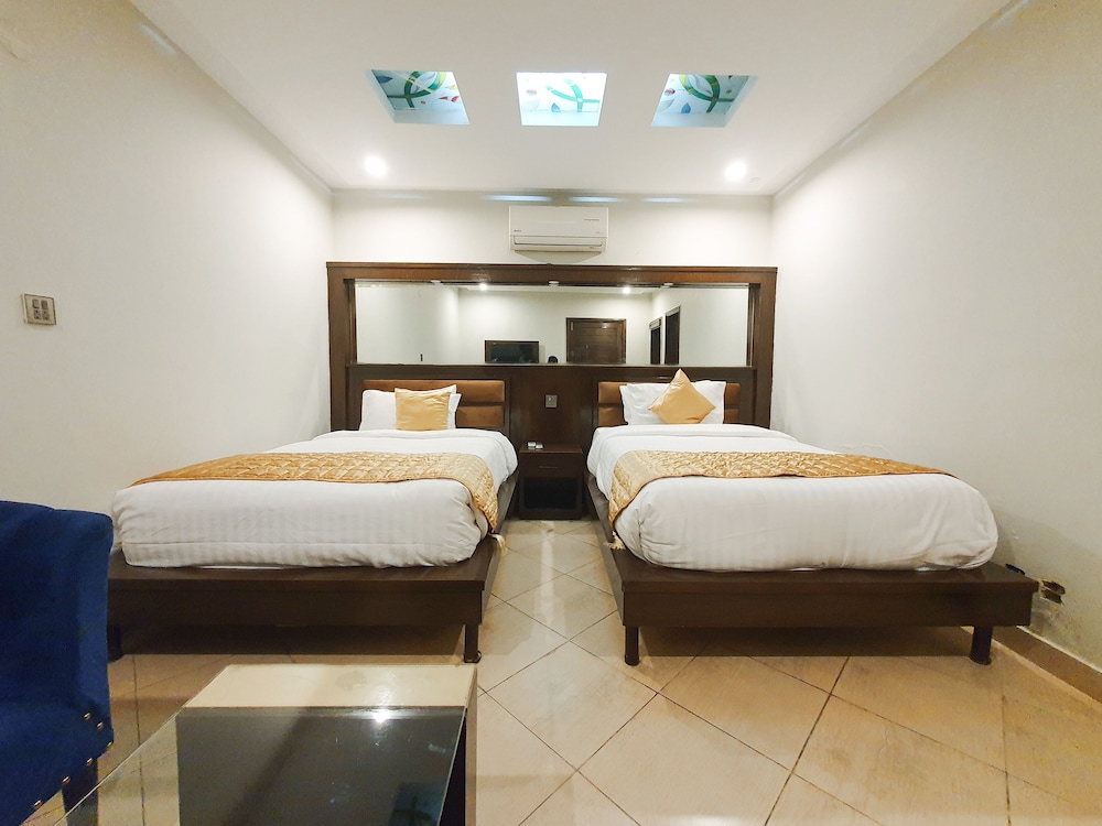 Executive Twin Room, 2 Twin Beds, Executive Level photo 3