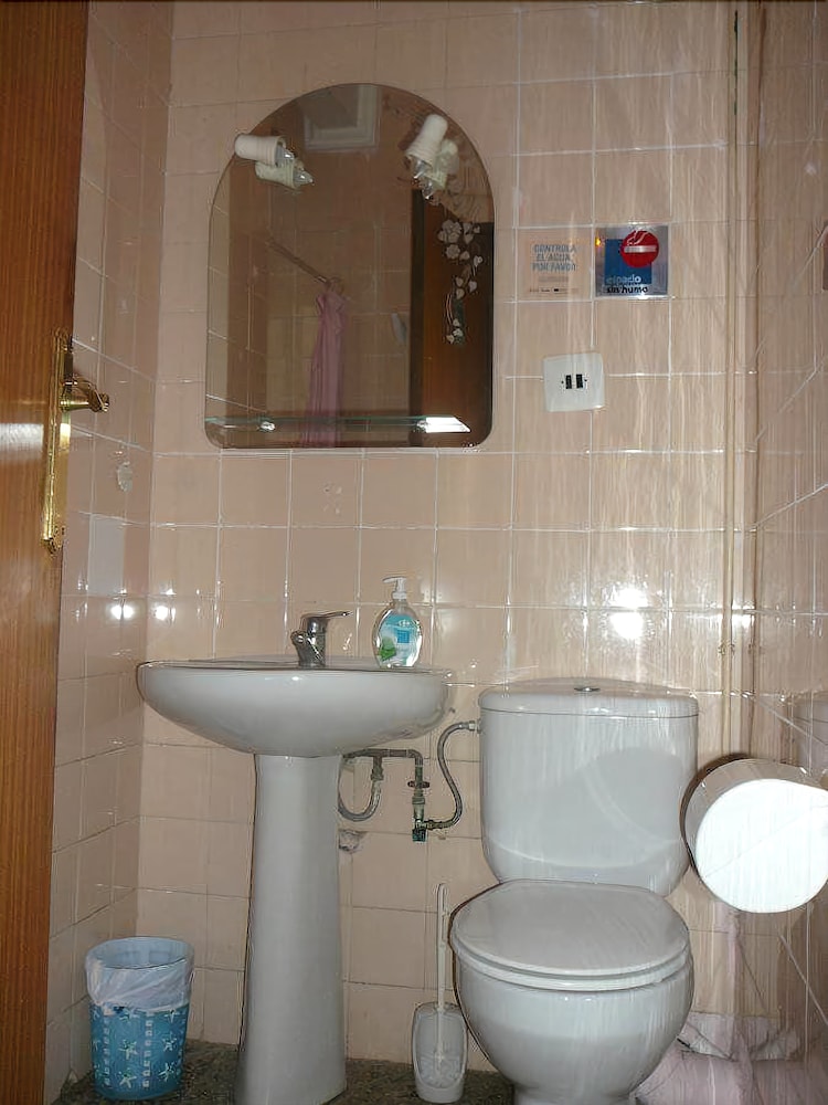 Double Room, Shared Bathroom photo 2
