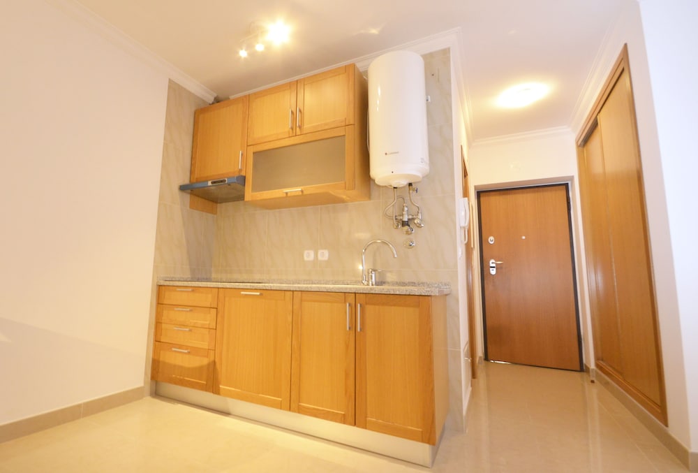 Studio, 2 Twin Beds, Kitchenette (Block E) photo 2