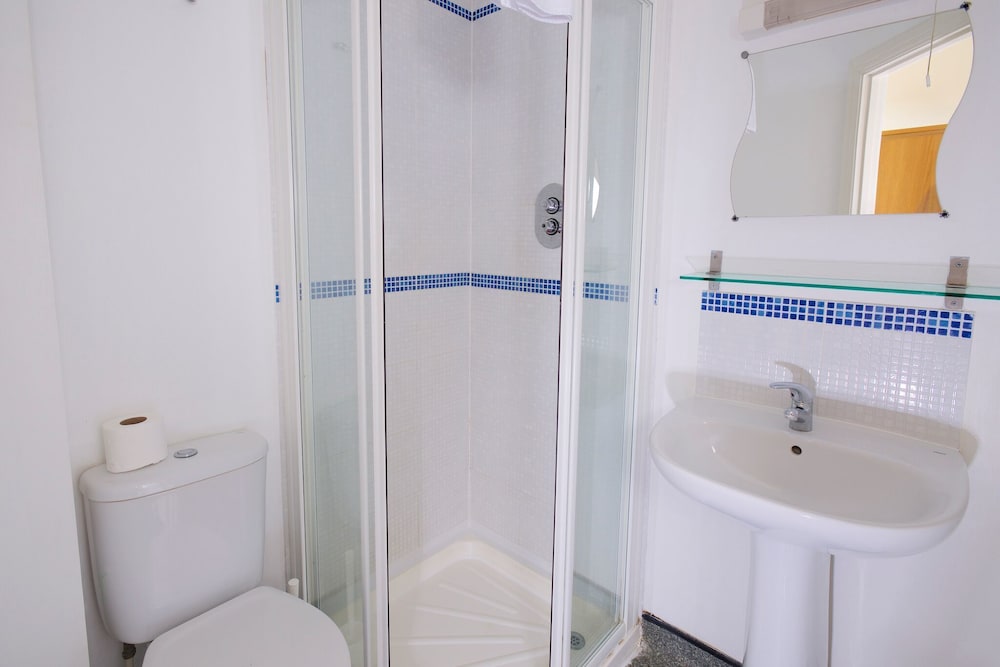 Twin Room - Photo 2