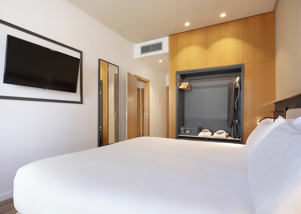 Premium Room (Connected, 3 adt + 3 chd) - Photo 2