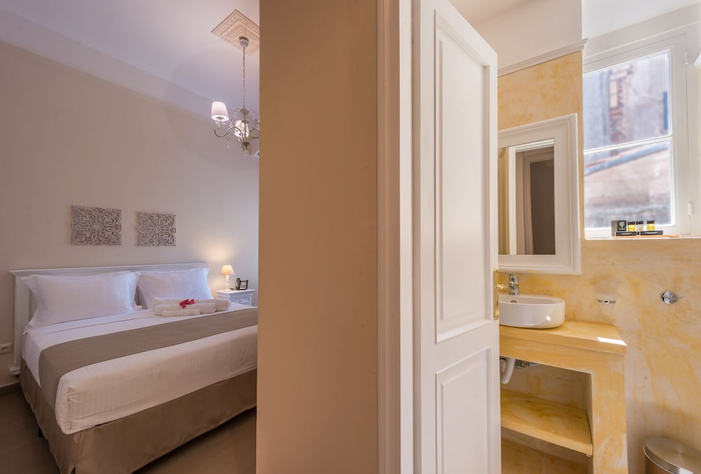 Standard Double Room photo 2
