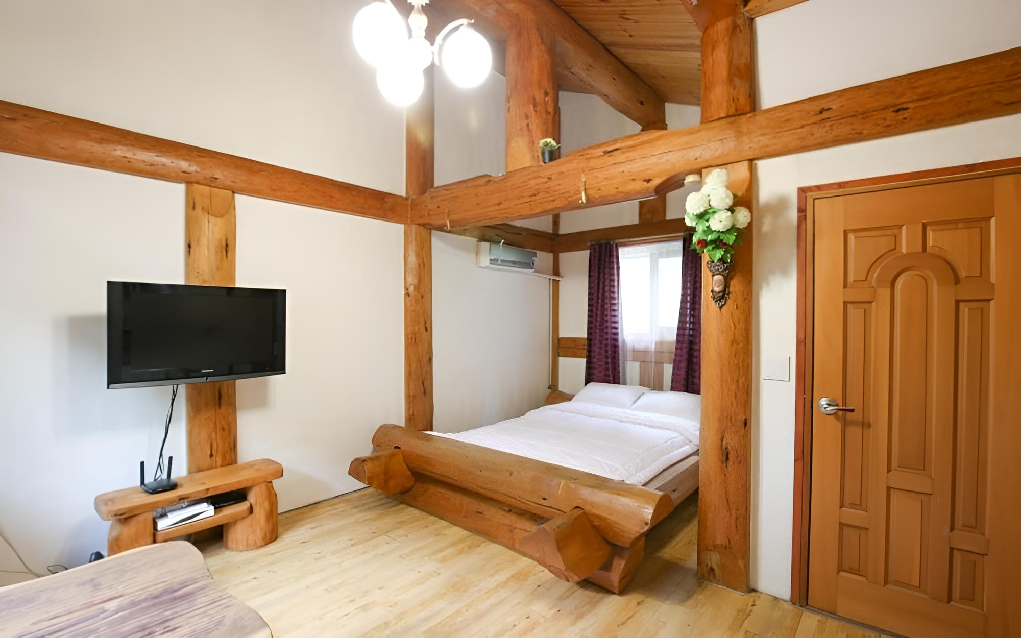 Room (Romantic) - Photo 2
