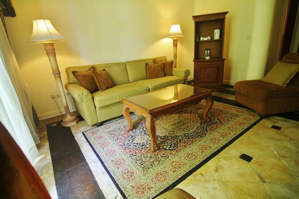 Super Royal Room photo 3