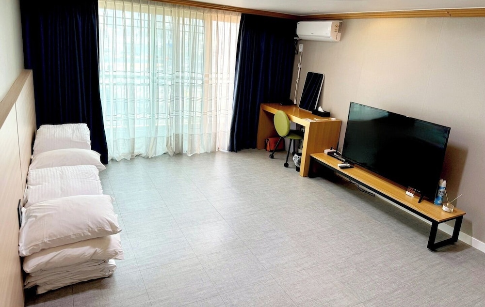 Superior Room, 4 Bedrooms, City View