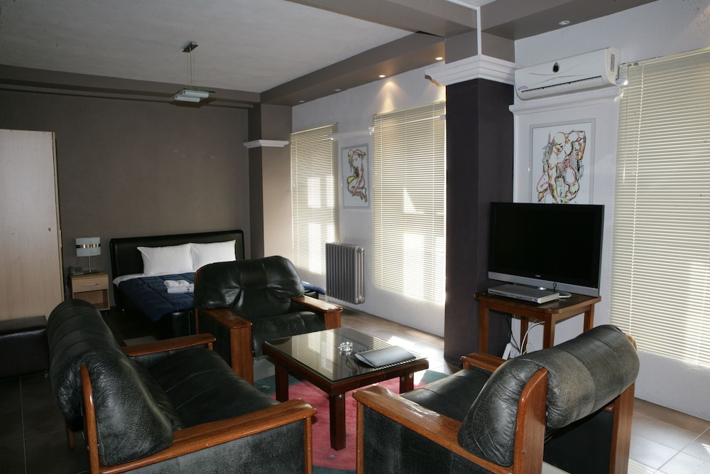 Ambasador Suit Apartment photo 1