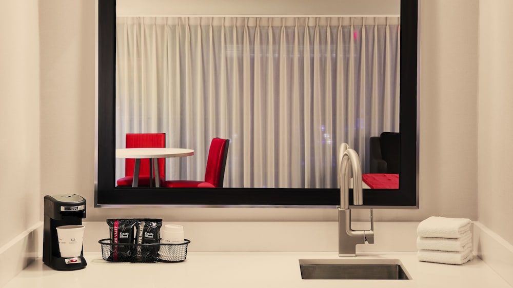 Resort Studio Suite, 2 Queens, Non-Smoking - Photo 2