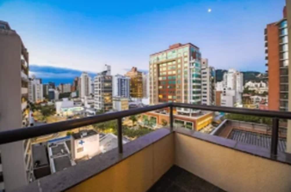 Deluxe Room, Multiple Beds, City View - Photo 10