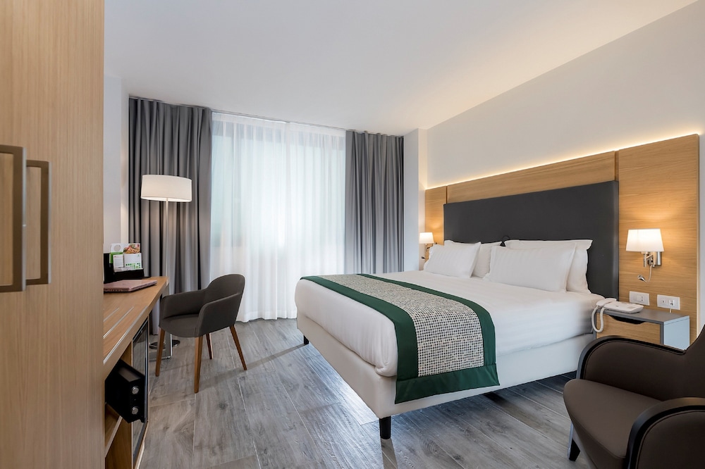 Premium Room - Photo 6