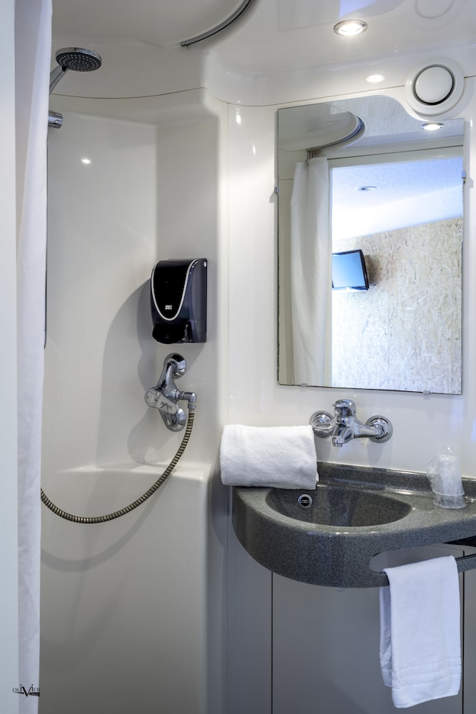 Business Double Room Single Use, 1 Double Bed photo 3