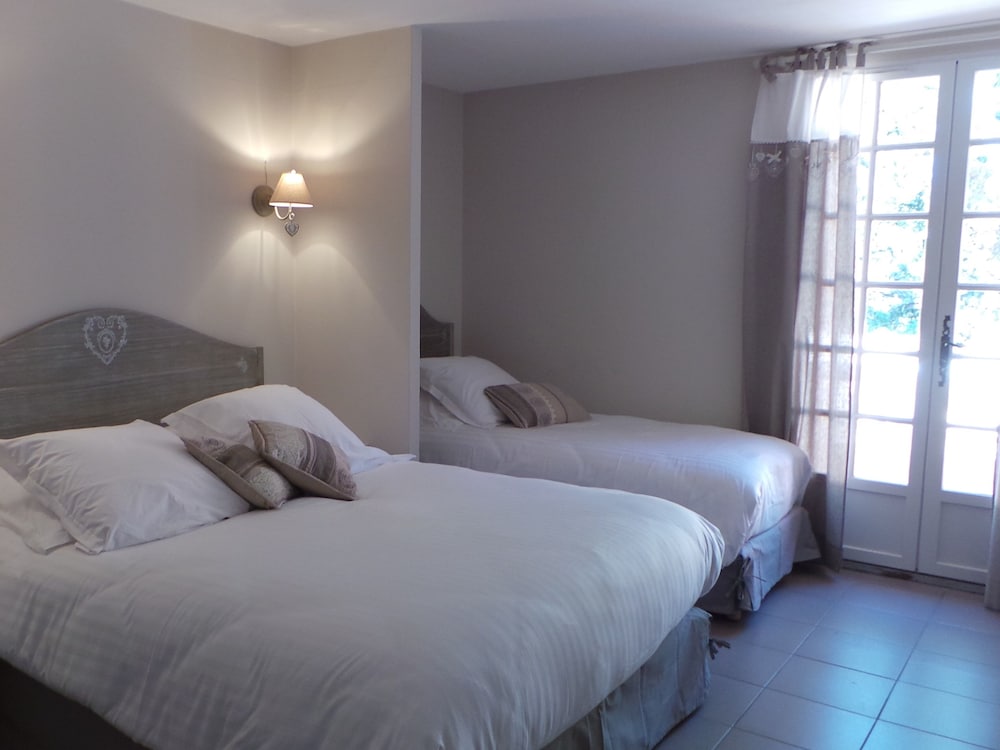 Triple Room, Private Bathroom (Syrah) photo 1