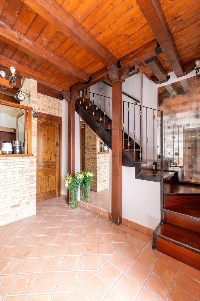 Family Triple Room, Ensuite, Courtyard View photo 2