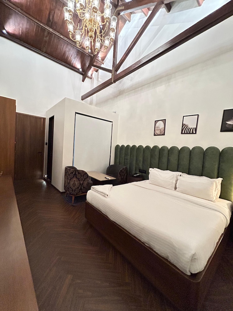 Jr. Suite Room - Photo 5