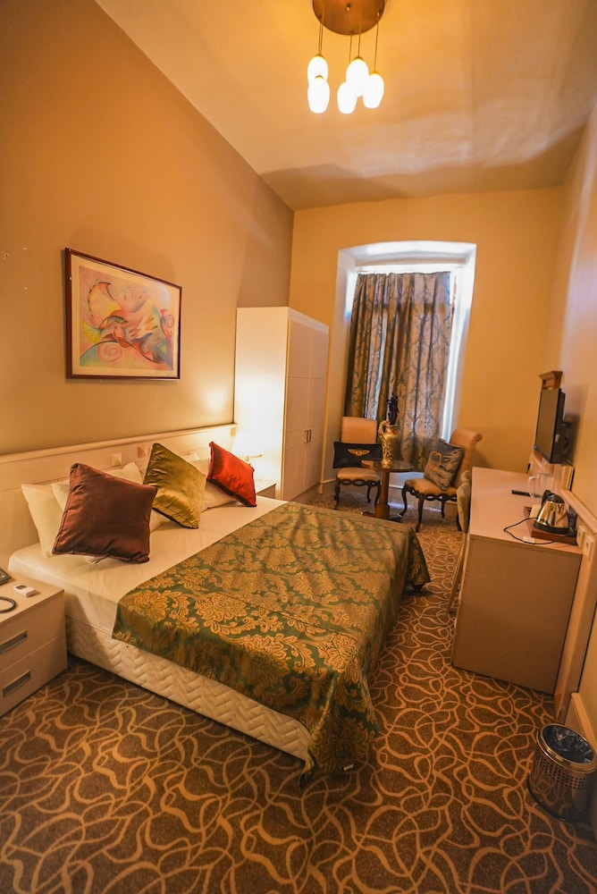 Classic Double or Twin Room, Non Smoking photo 1