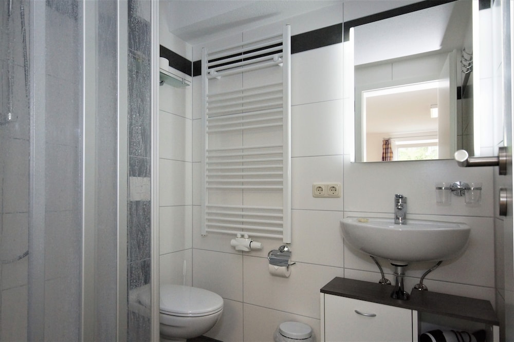 Basic Double Room photo 3