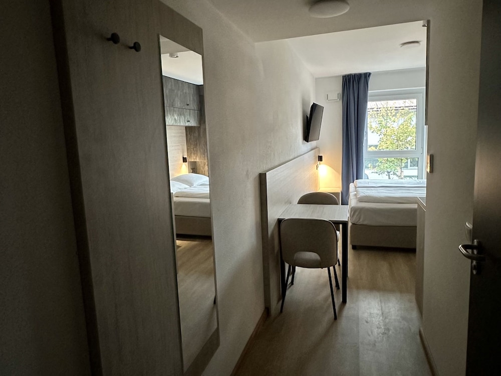 Studio Apartment with Kitchen - Photo 5