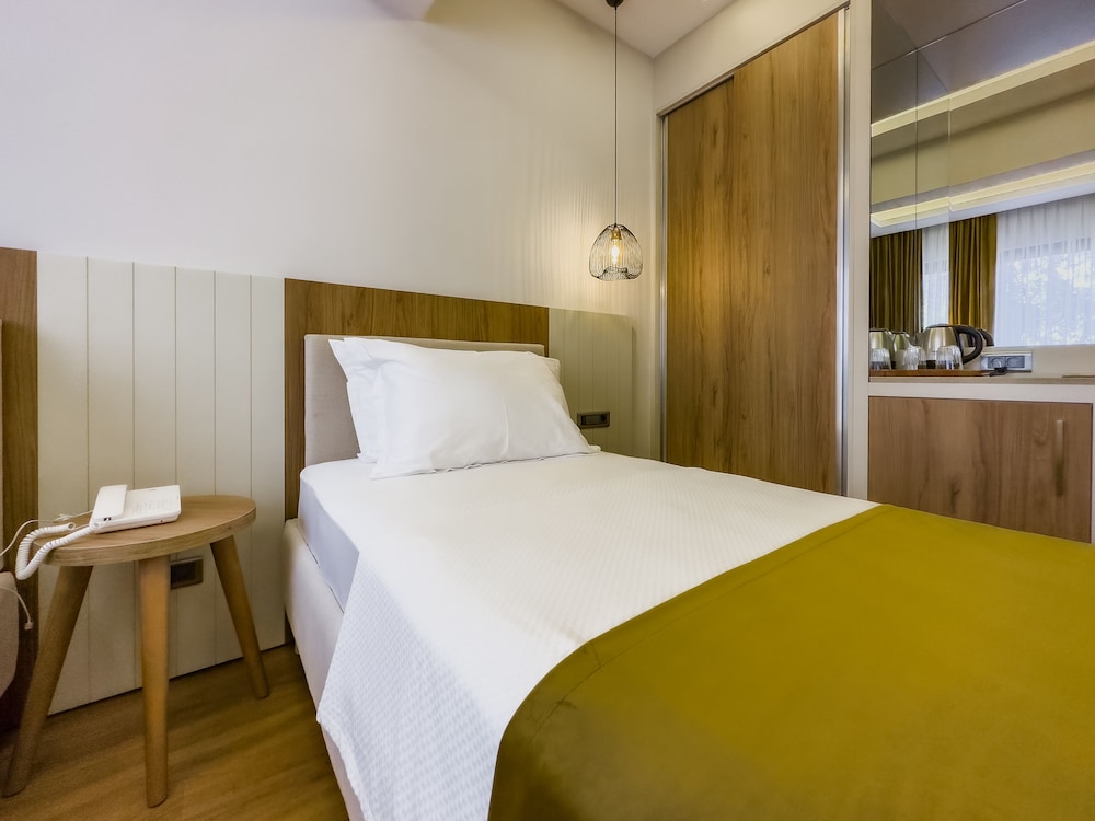 Deluxe Twin Room,Side Sea View - Photo 3