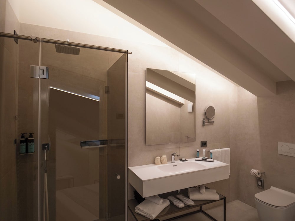 Comfort Double or Twin Room (Medium) thumbnail 6