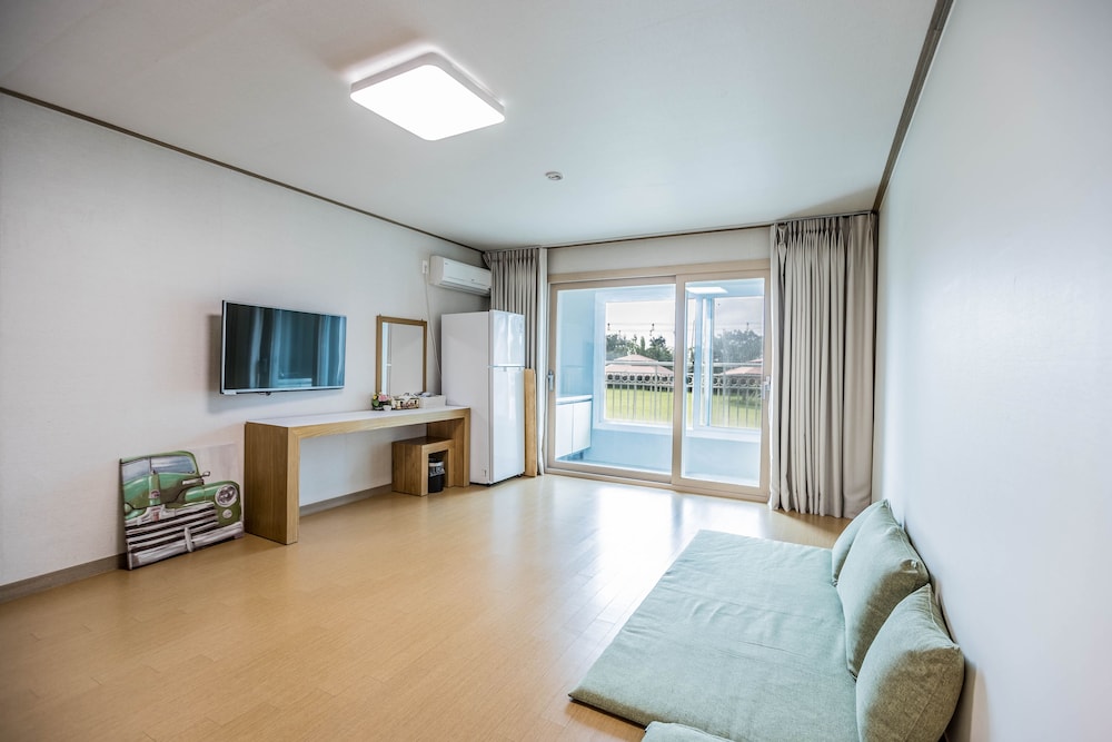 Room (Korean Ondol) photo 1