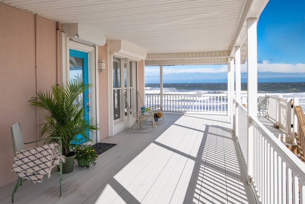 House (High Tide Paradise)