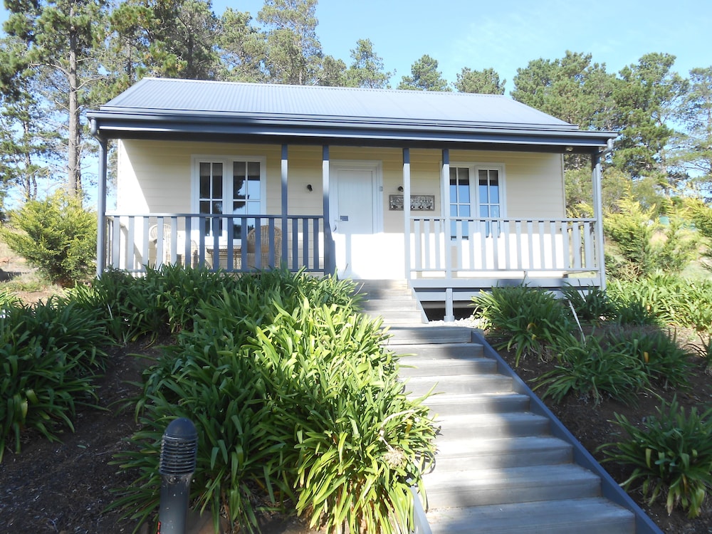 French Provincial Lux Cottage photo 1