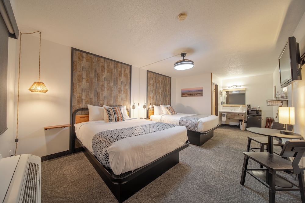Room Double Queen, Ground Floor, No Pets, No Smoking