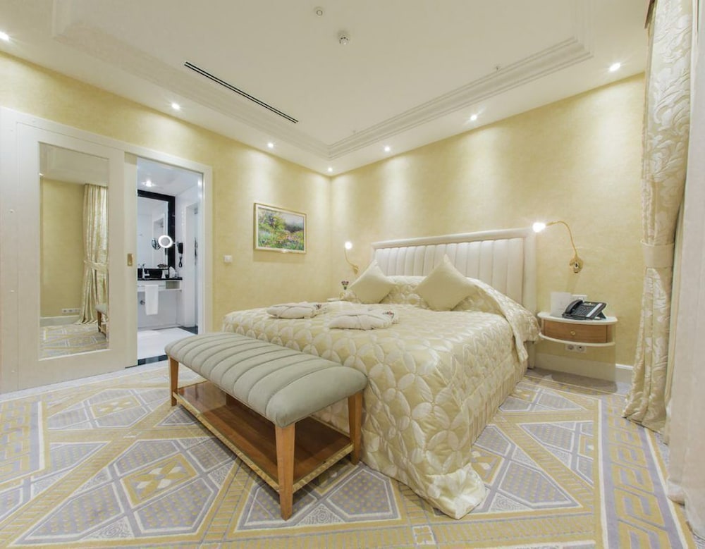 Diplomatic Suite photo 2