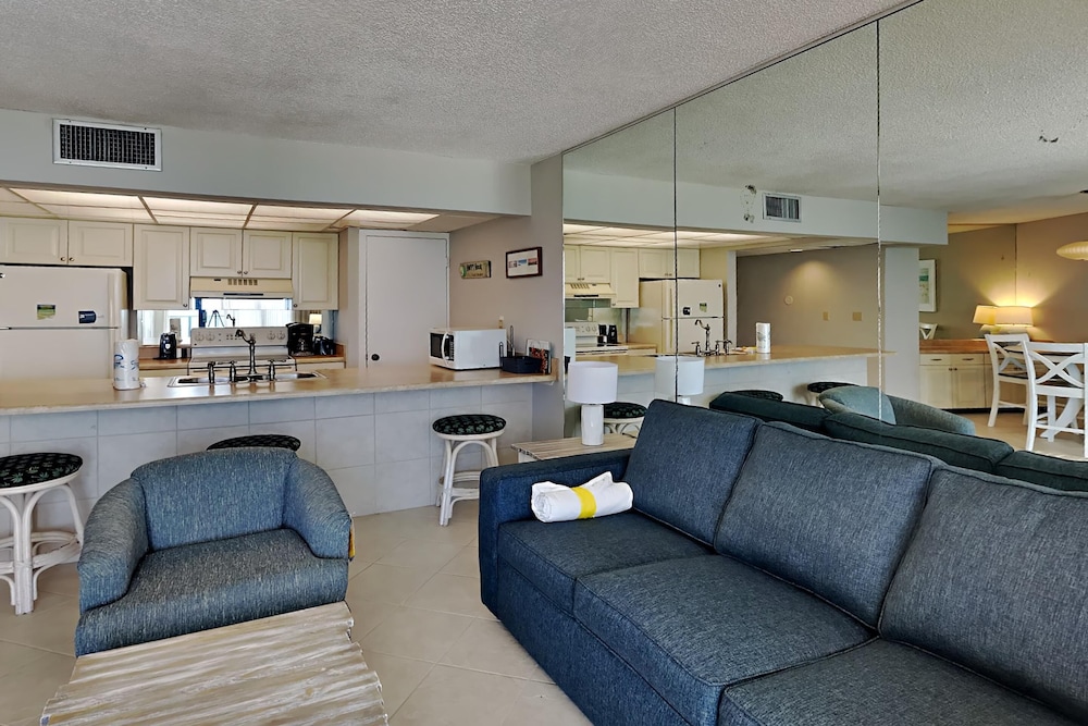 Condo, Multiple Beds, Balcony, Ocean View (T2 1005 - No Pets) photo 2