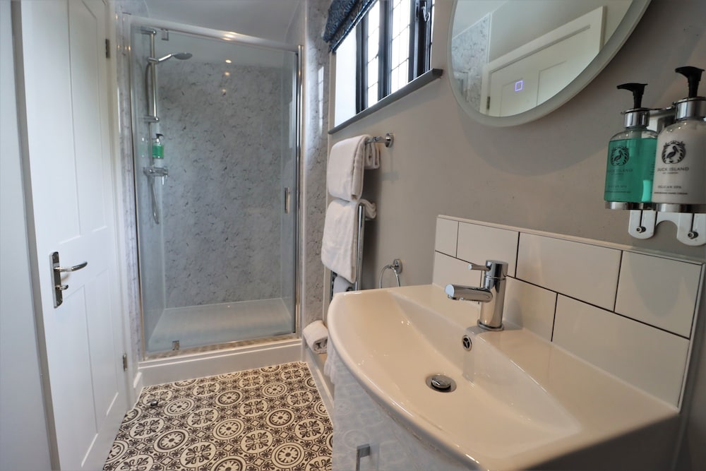 Luxury Double Room, Ensuite - Photo 5