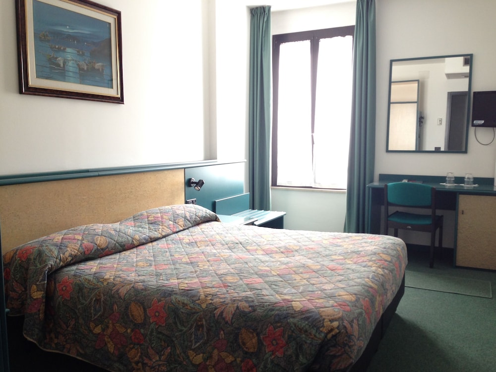 Standard Double or Twin Room - Photo 3