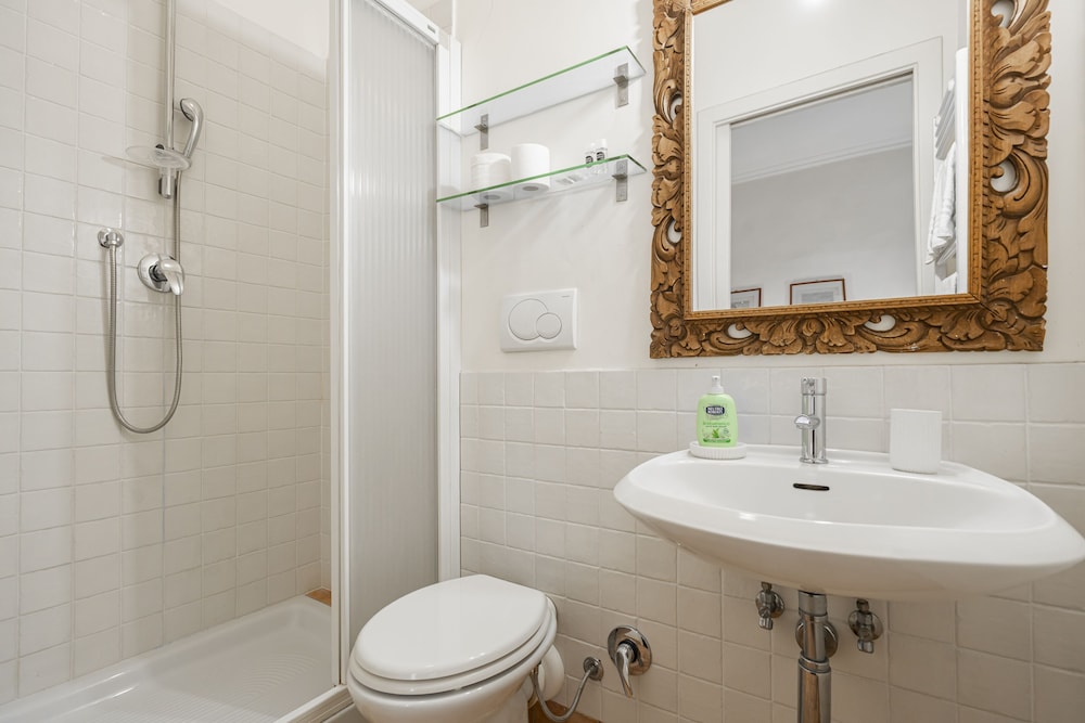 Deluxe Apartment, 2 Bedrooms, Annex Building photo 3