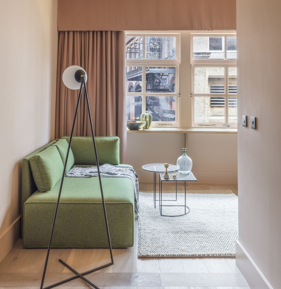 Whitworth Suite - Photo 1