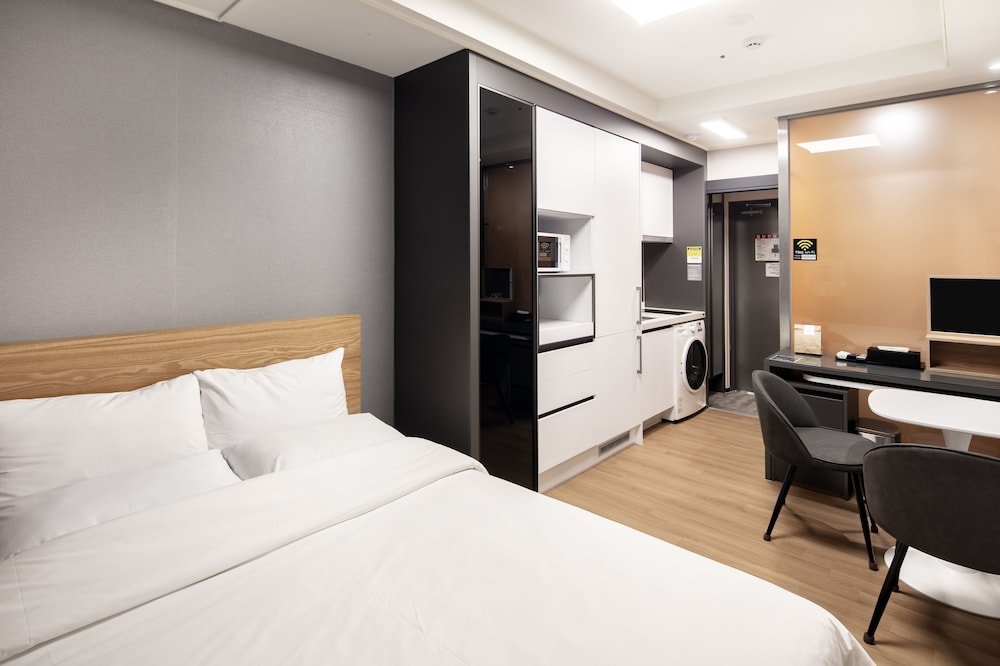 Standard Double Room, Terrace (Netflix available) - Photo 6