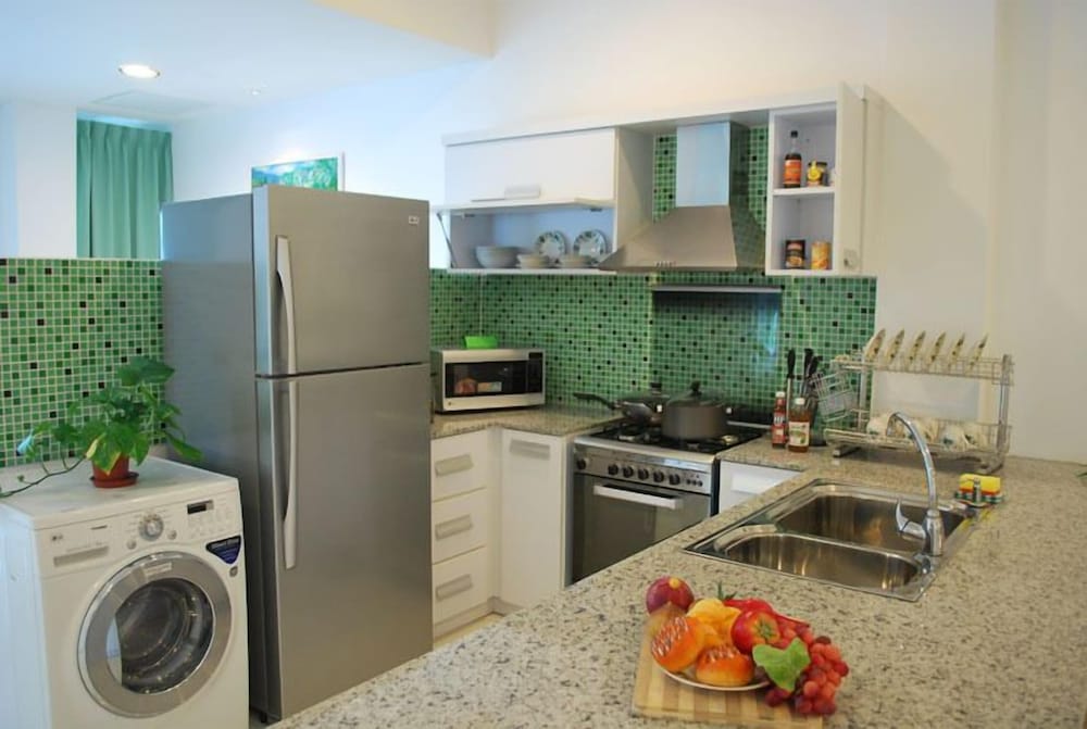 2 Bedroom Apartment - 1 King & 1 Single Bed photo 3
