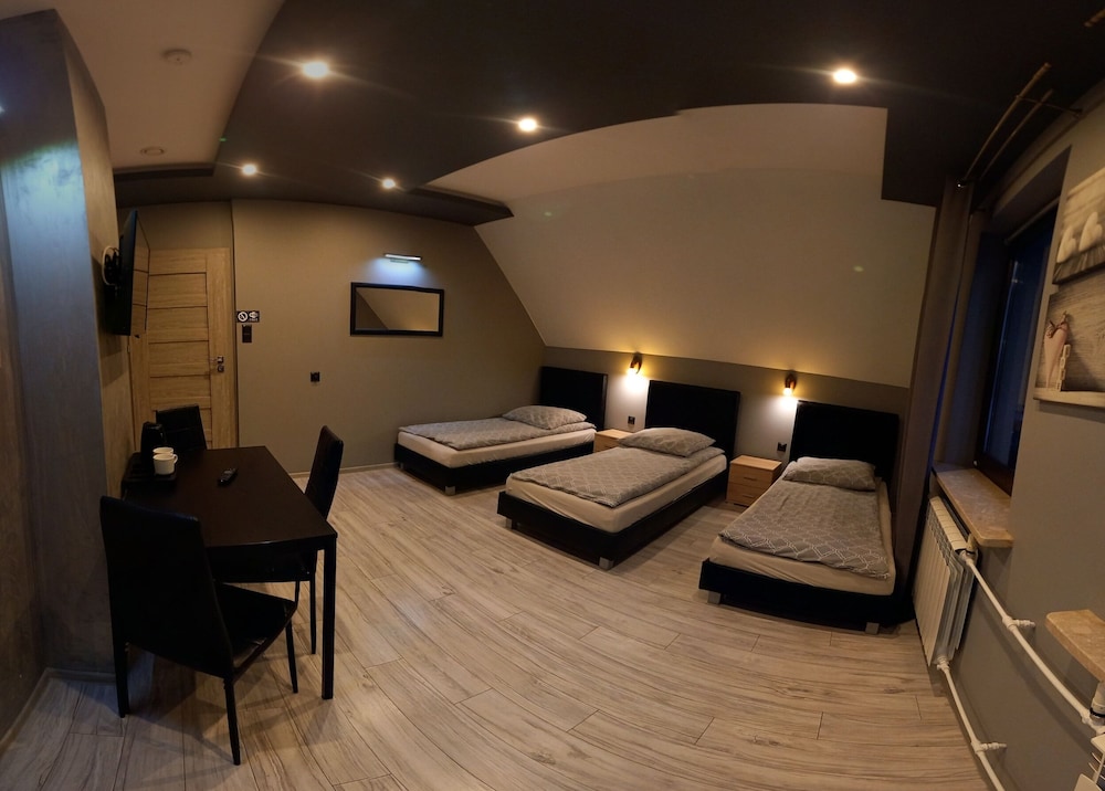 Standard Triple Room, 3 Twin Beds, Garden View photo 2