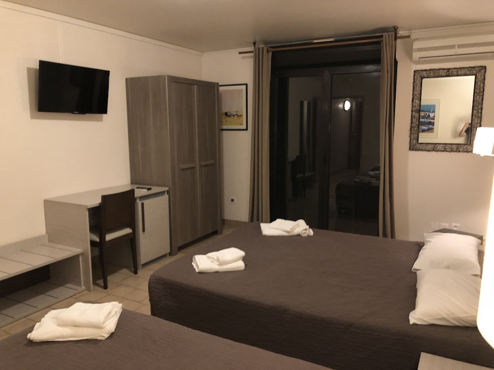 Double or Twin Room, Balcony photo 2