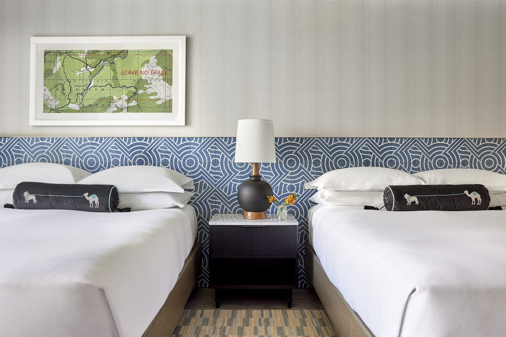 Room, 2 Queen Beds, Accessible Bathtub (Communications)