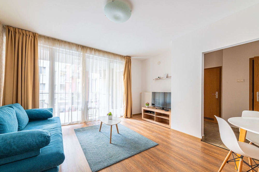 One-Bedroom Apartment - Photo 4
