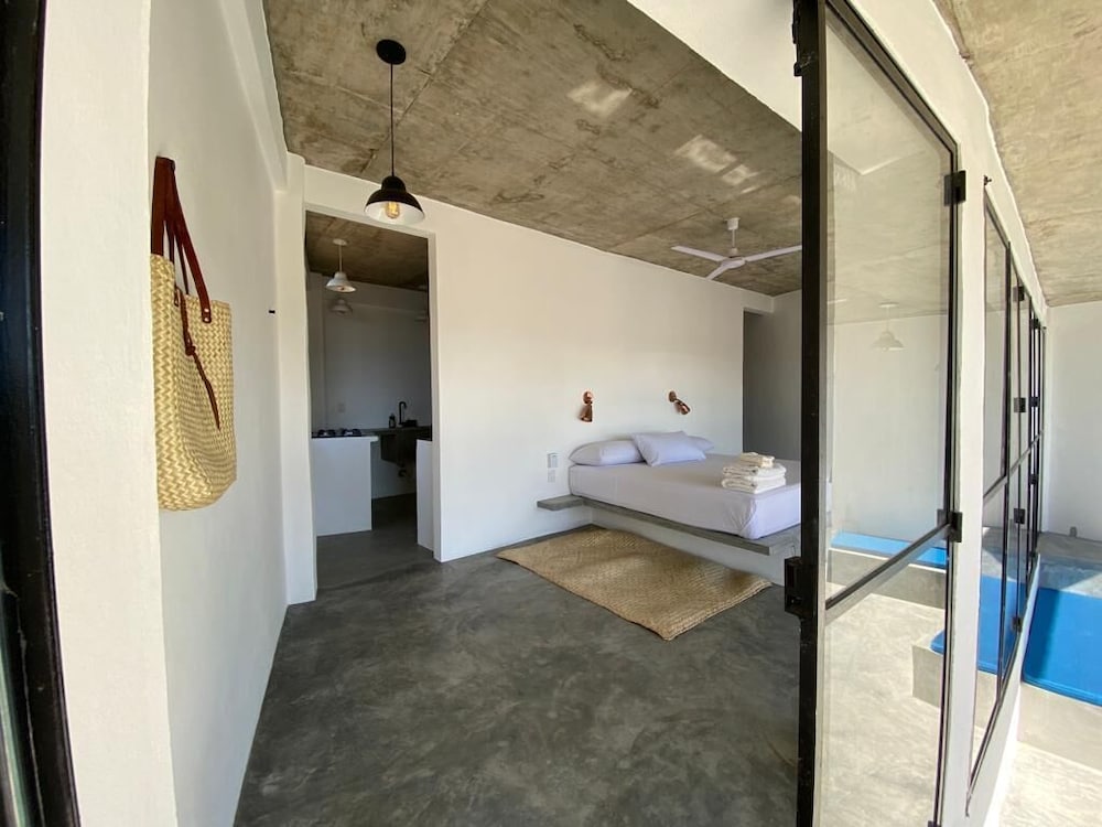 Exclusive Condo photo 2