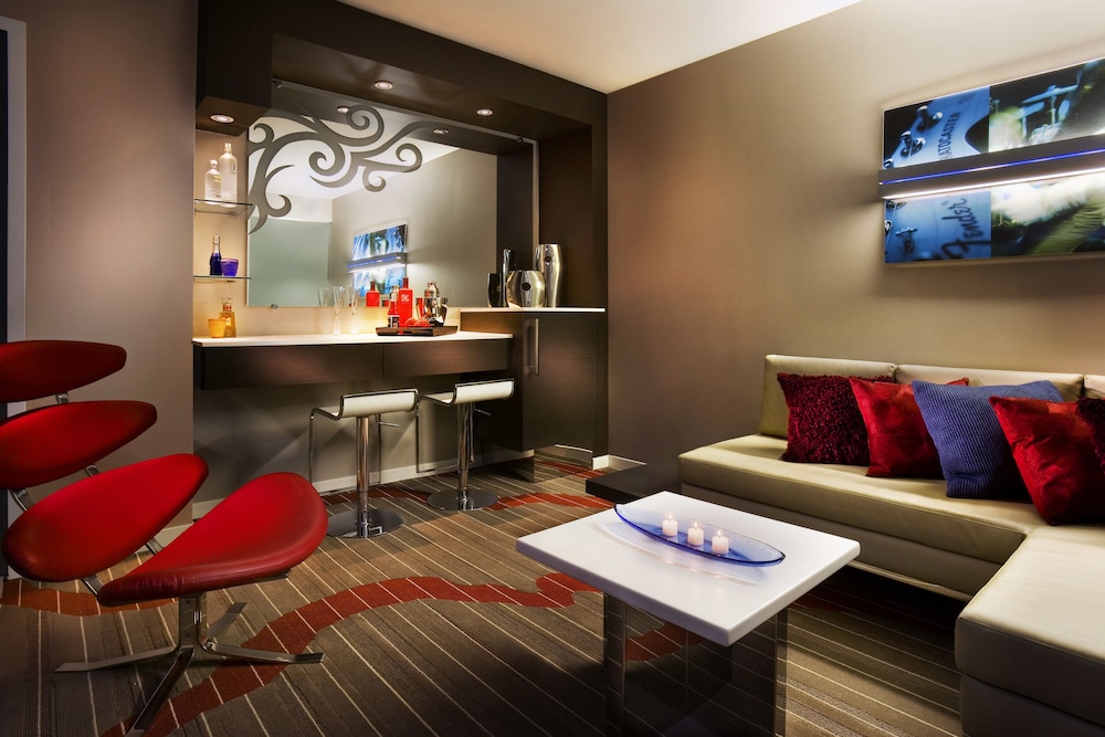 Suite, 1 King Bed (Hard Rock) - Photo 5