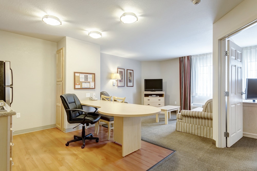 Suite, 1 Bedroom, Accessible (Mobility) - Photo 11