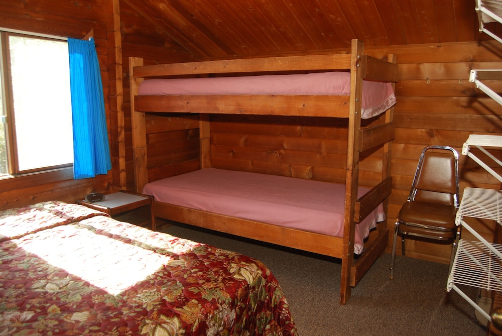 Beachside Cabin (No Pets, Linens  Included) photo 1