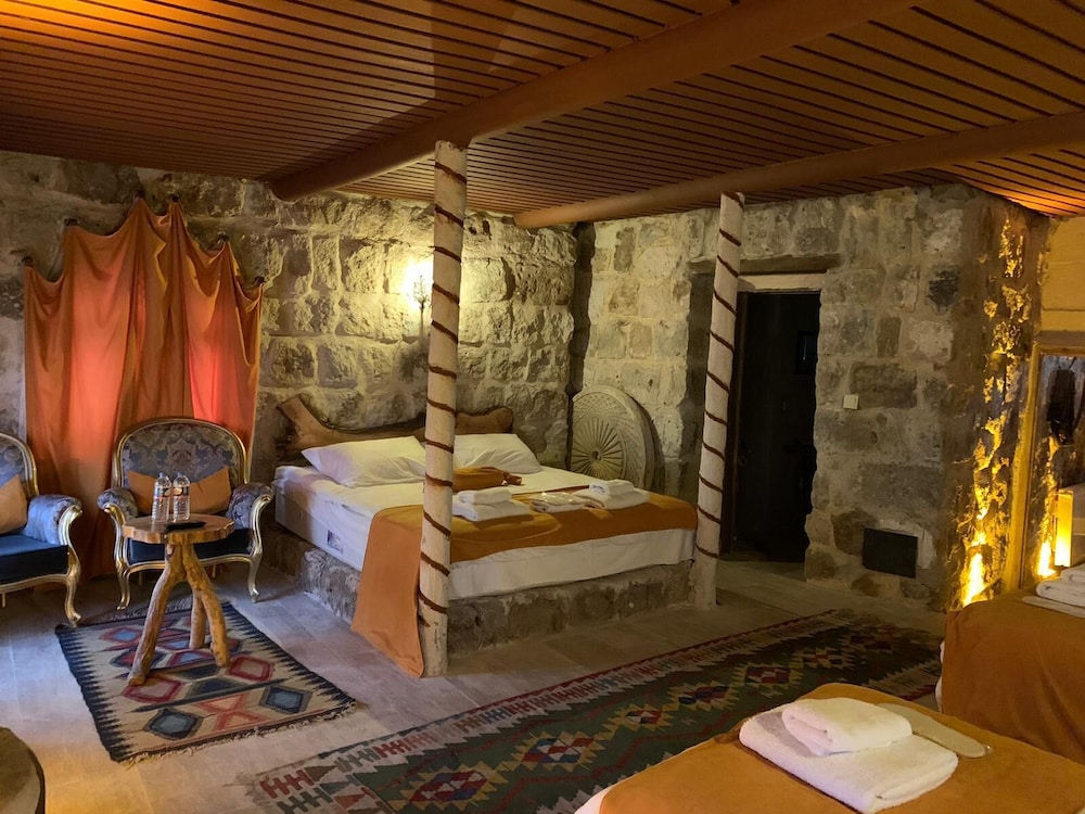 Eysan Stone Family Suite - Photo 7