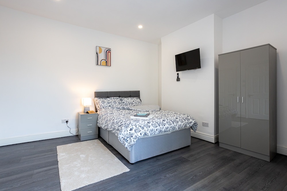 Deluxe Double Room, Ensuite (Street View 2) photo 3